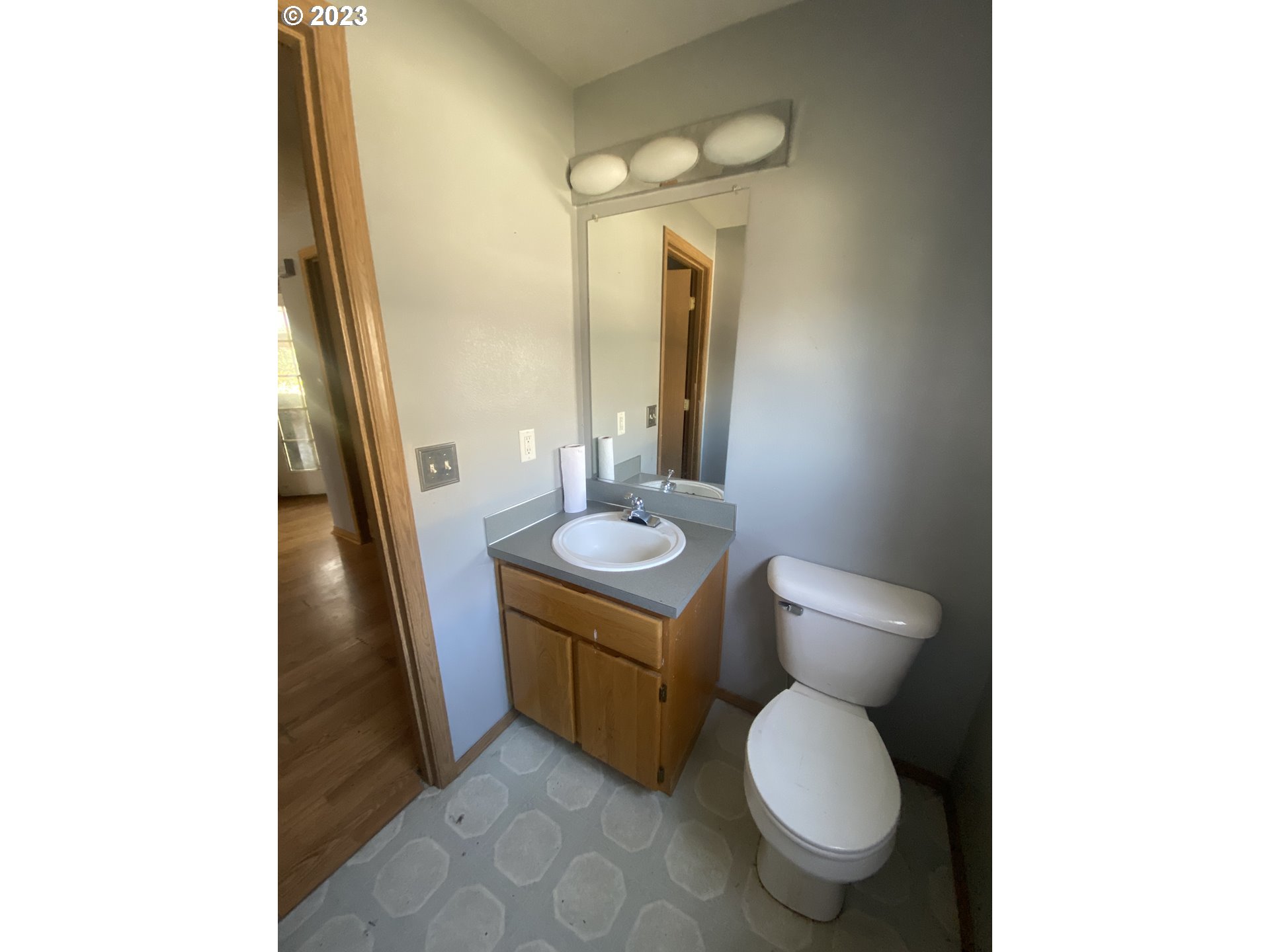 304 Center Street Mosier, OR 97040 - Photo 15 of 25 Gallery Image 15