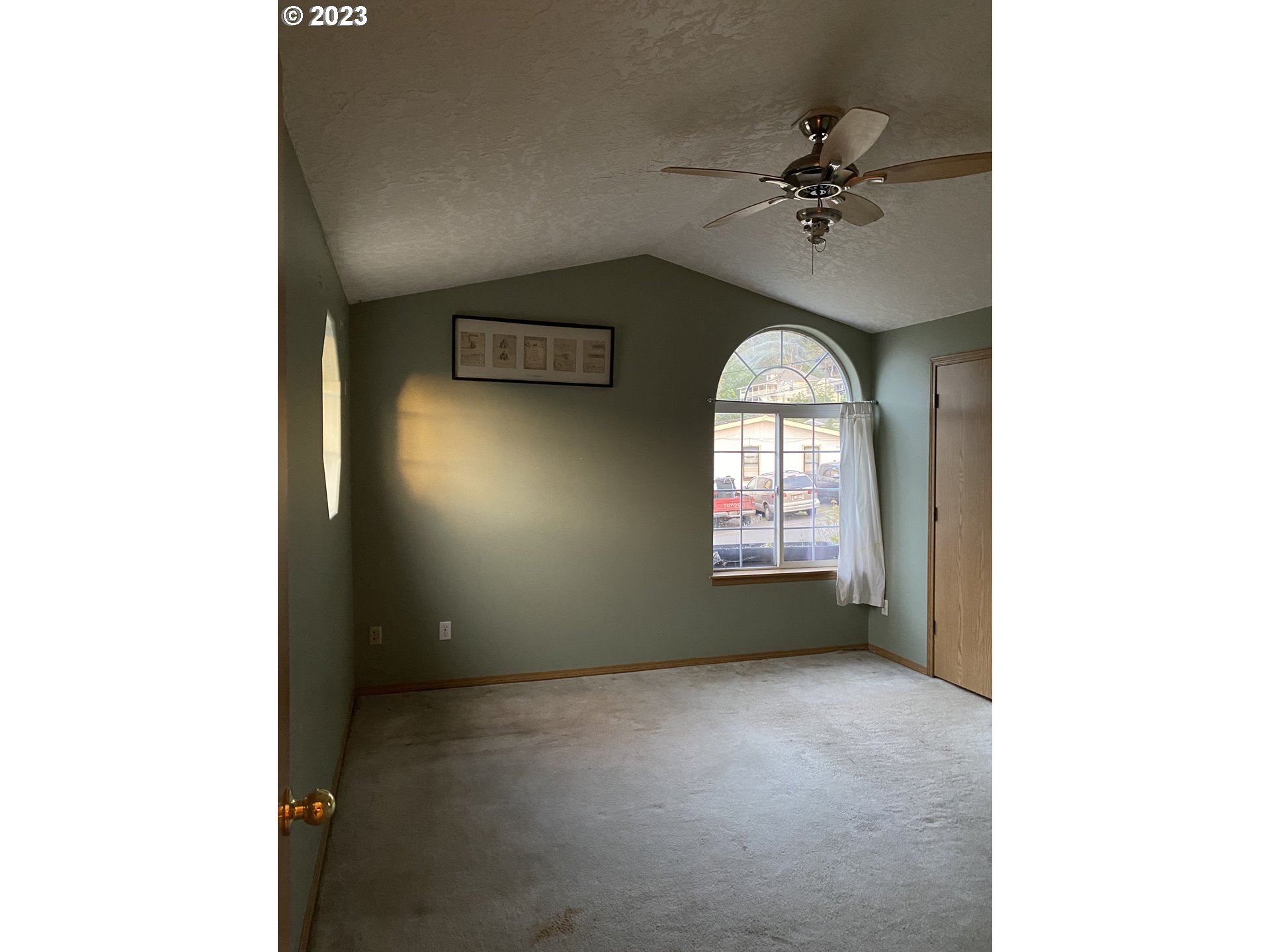 304 Center Street Mosier, OR 97040 - Photo 16 of 25 Gallery Image 16