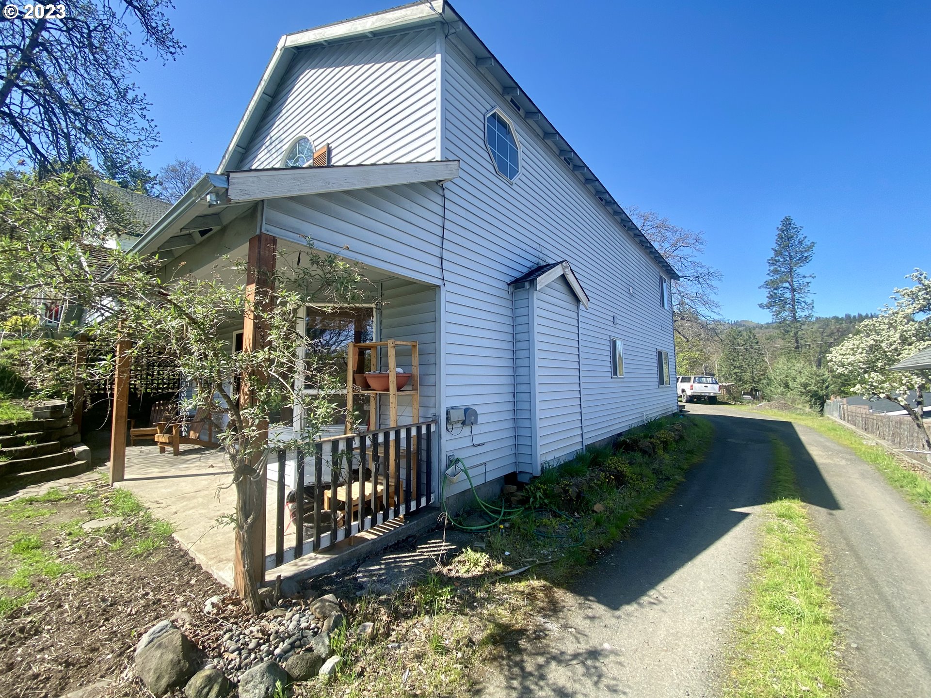 304 Center Street Mosier, OR 97040 - Photo 2 of 25 Gallery Image 2