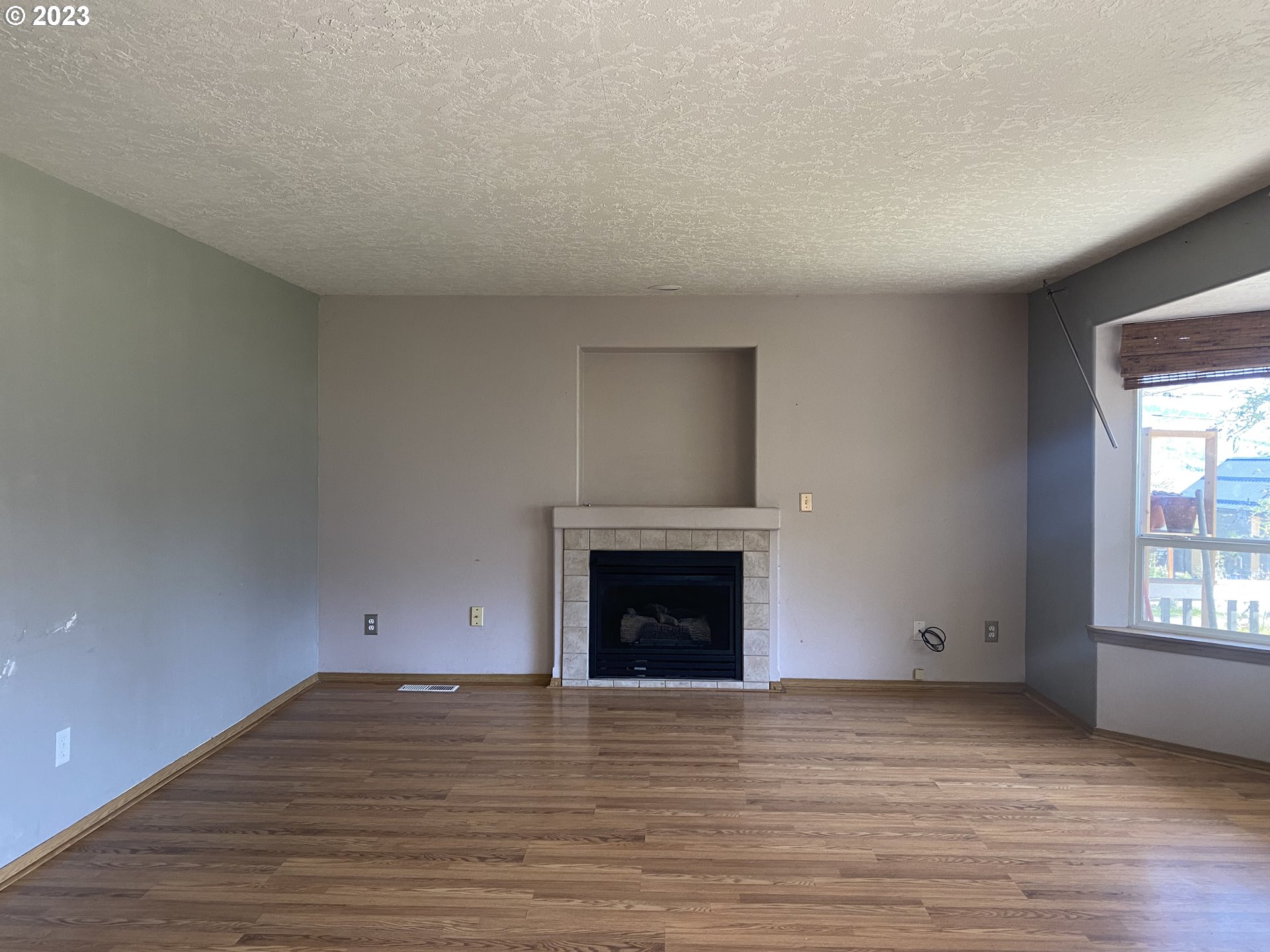 304 Center Street Mosier, OR 97040 - Photo 4 of 25 Gallery Image 4