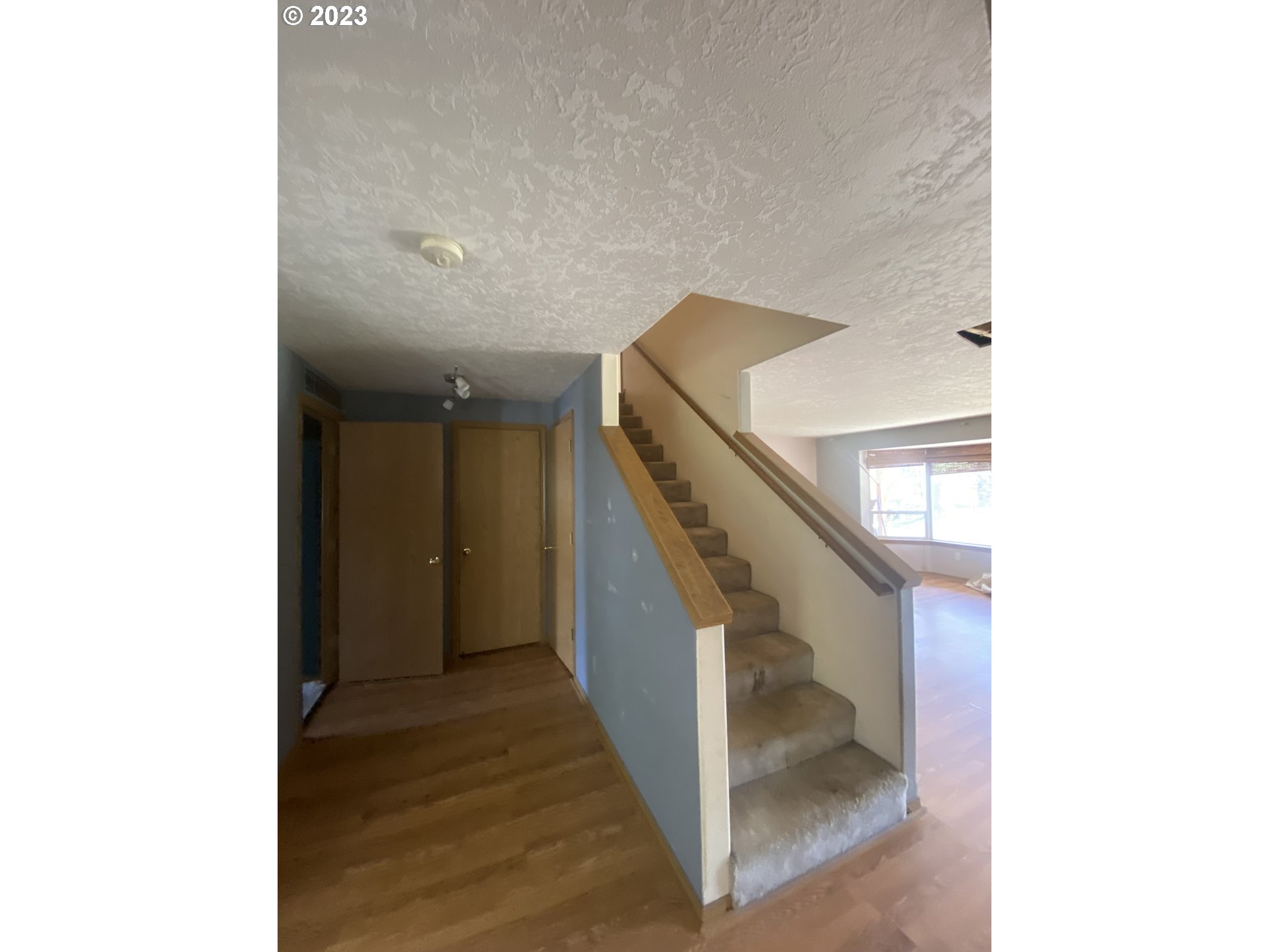 304 Center Street Mosier, OR 97040 - Photo 5 of 25 Gallery Image 5