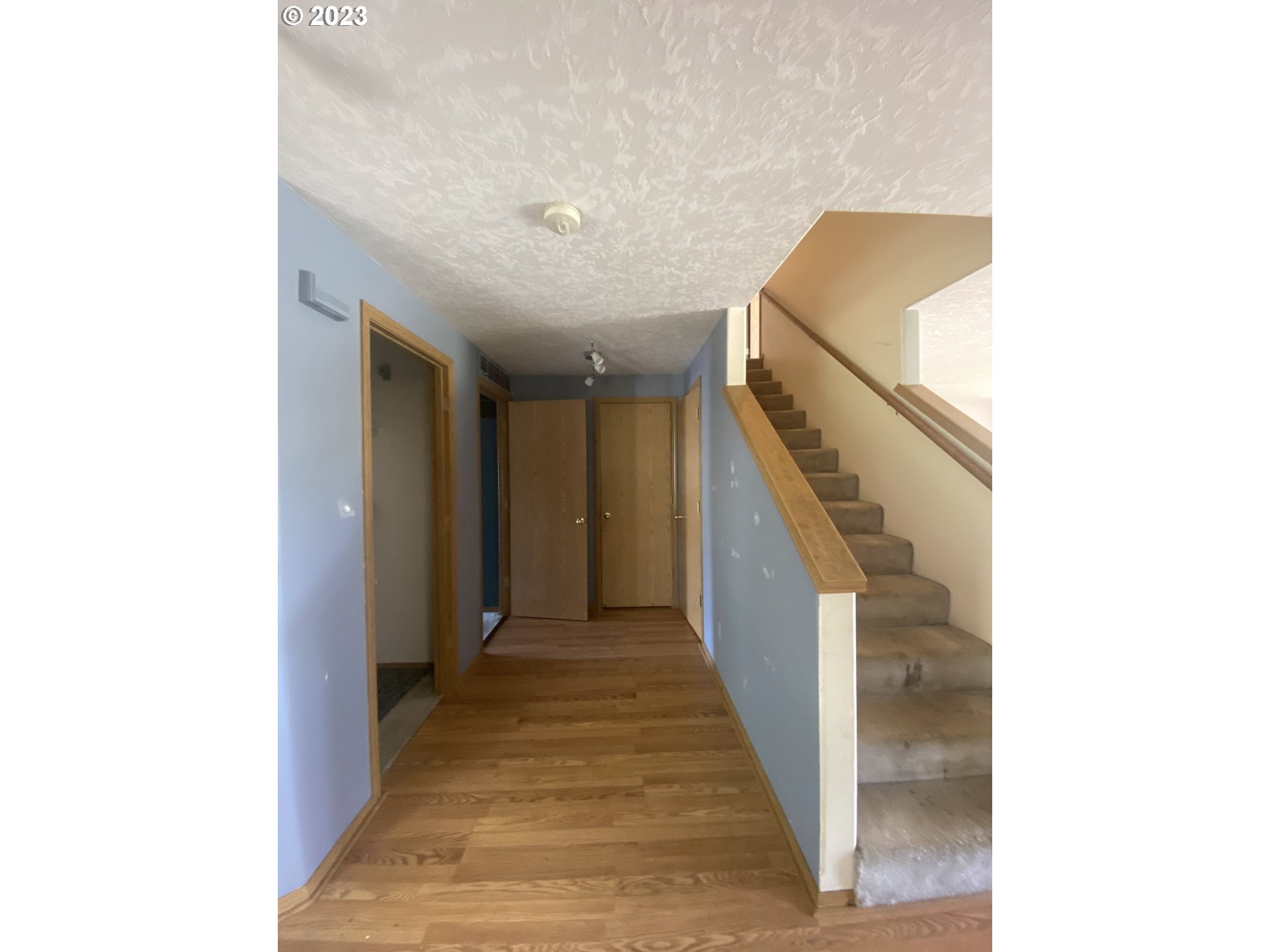 304 Center Street Mosier, OR 97040 - Photo 6 of 25 Gallery Image 6