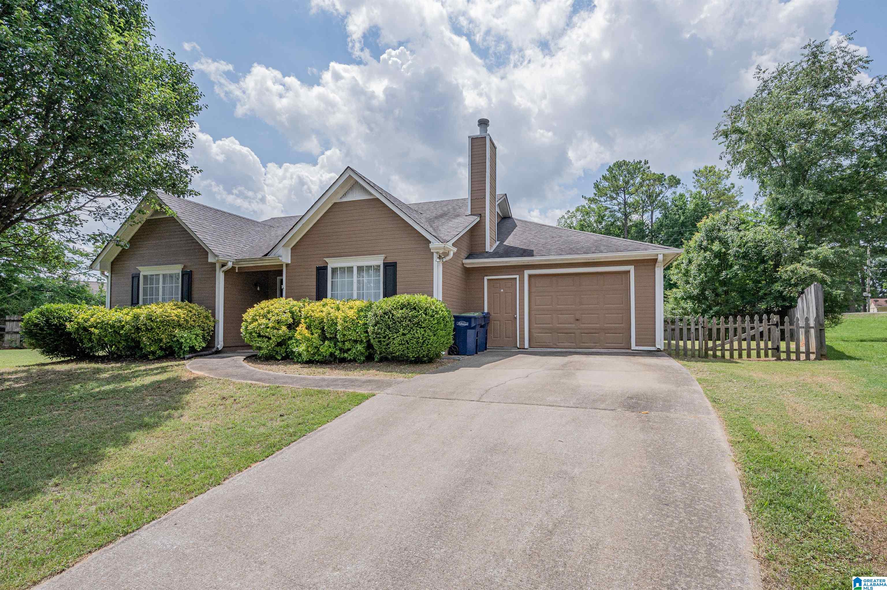 137 Cambridge Pointe Circle Alabaster, AL 35007 - Photo 3 of 33