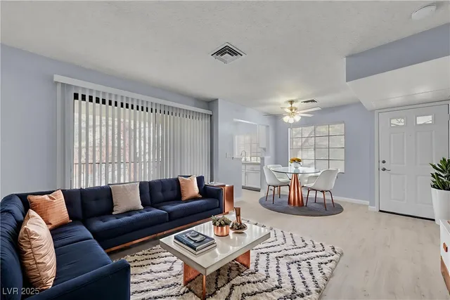 $1,295 | 4730 Nara Vista Way, Unit 202, Las Vegas, NV 89103