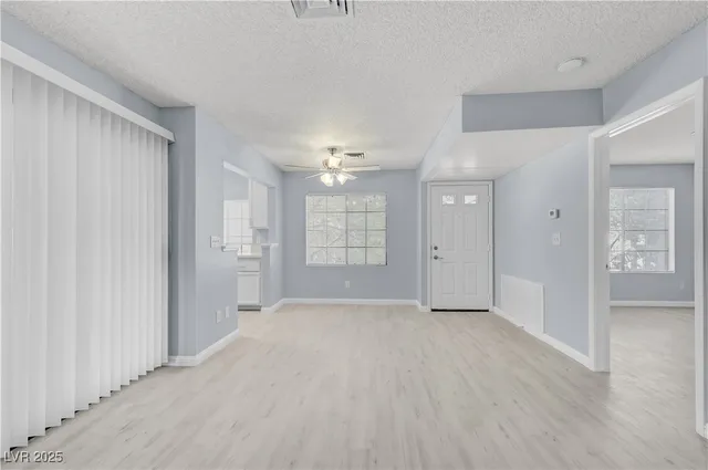 $1,295 | 4730 Nara Vista Way, Unit 202, Las Vegas, NV 89103