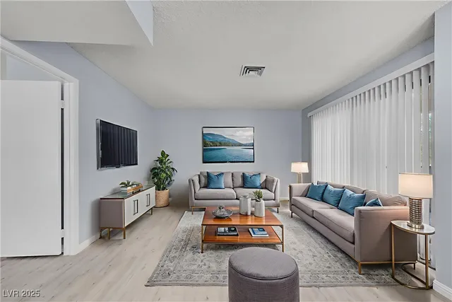 $1,295 | 4730 Nara Vista Way, Unit 202, Las Vegas, NV 89103