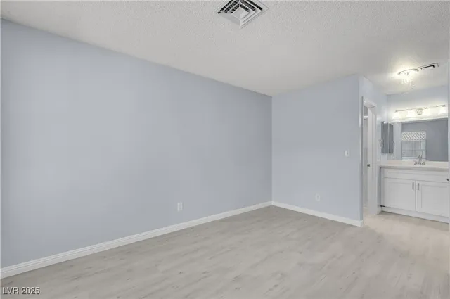 $1,295 | 4730 Nara Vista Way, Unit 202, Las Vegas, NV 89103