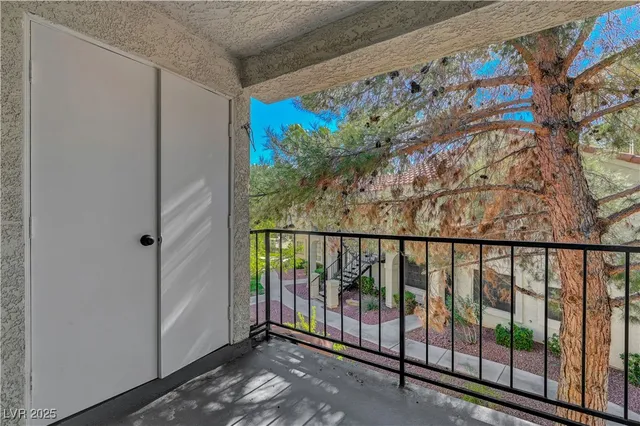$1,295 | 4730 Nara Vista Way, Unit 202, Las Vegas, NV 89103