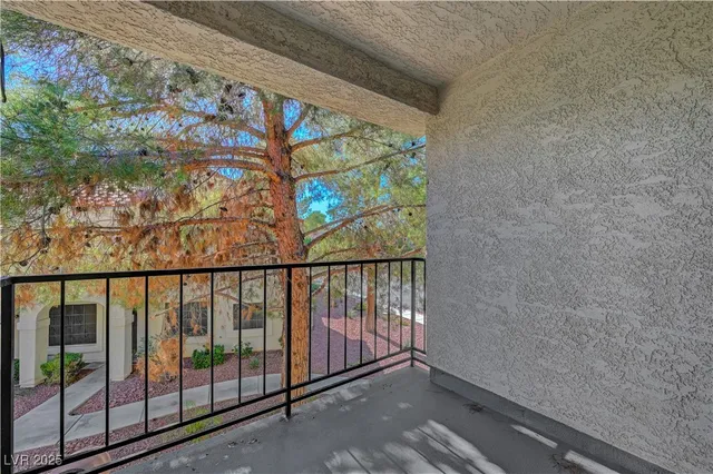 $1,295 | 4730 Nara Vista Way, Unit 202, Las Vegas, NV 89103