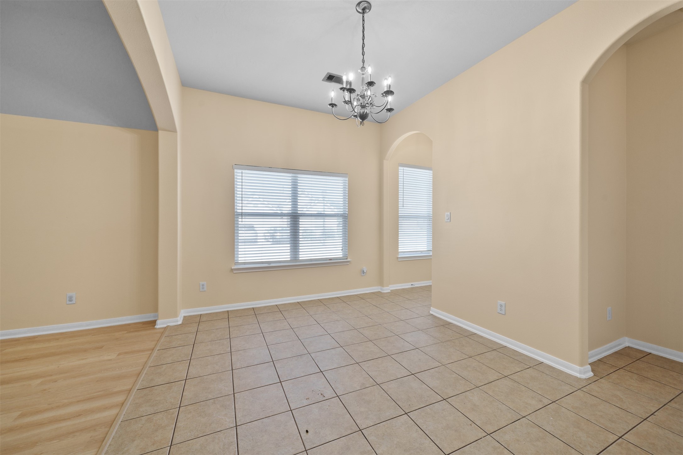 12119 Lakewood Villa Drive Tomball, TX 77377 - Photo 6 of 19 a view of an empty room with window