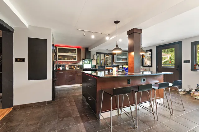 $670,000 | 1108 Plaza Drive, New Lenox, IL 60451