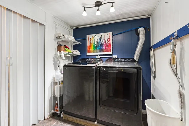 $670,000 | 1108 Plaza Drive, New Lenox, IL 60451