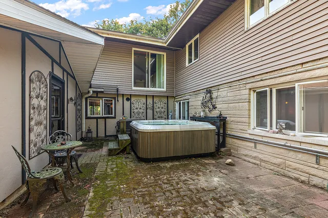 $670,000 | 1108 Plaza Drive, New Lenox, IL 60451