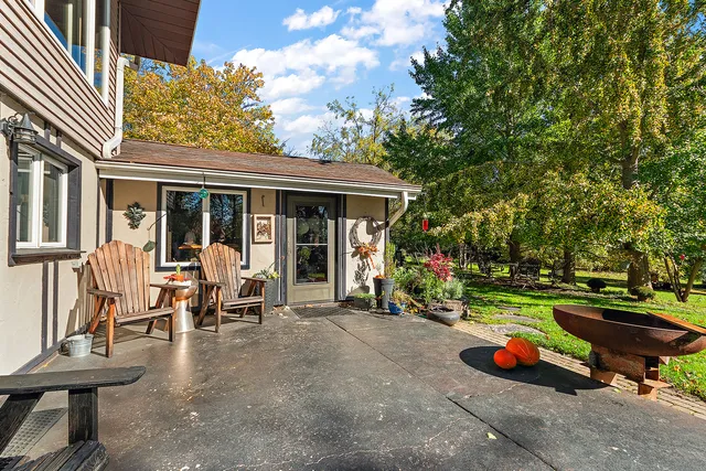 $670,000 | 1108 Plaza Drive, New Lenox, IL 60451