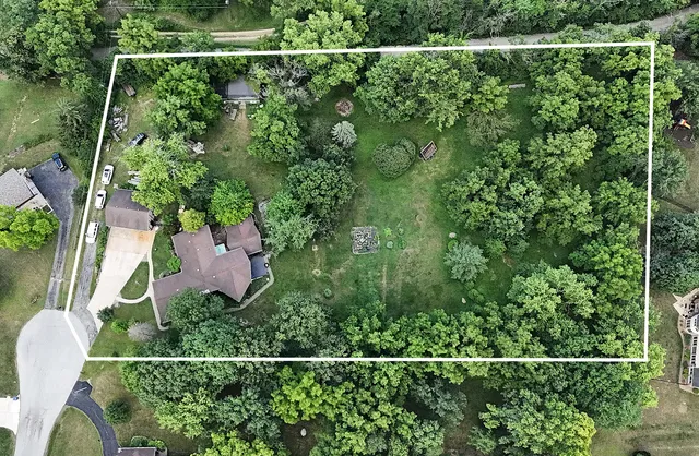 $670,000 | 1108 Plaza Drive, New Lenox, IL 60451