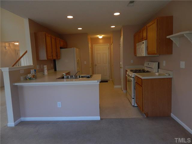 5542 Golden Moss Trail Raleigh, NC 27613 - Photo 12 of 25 .