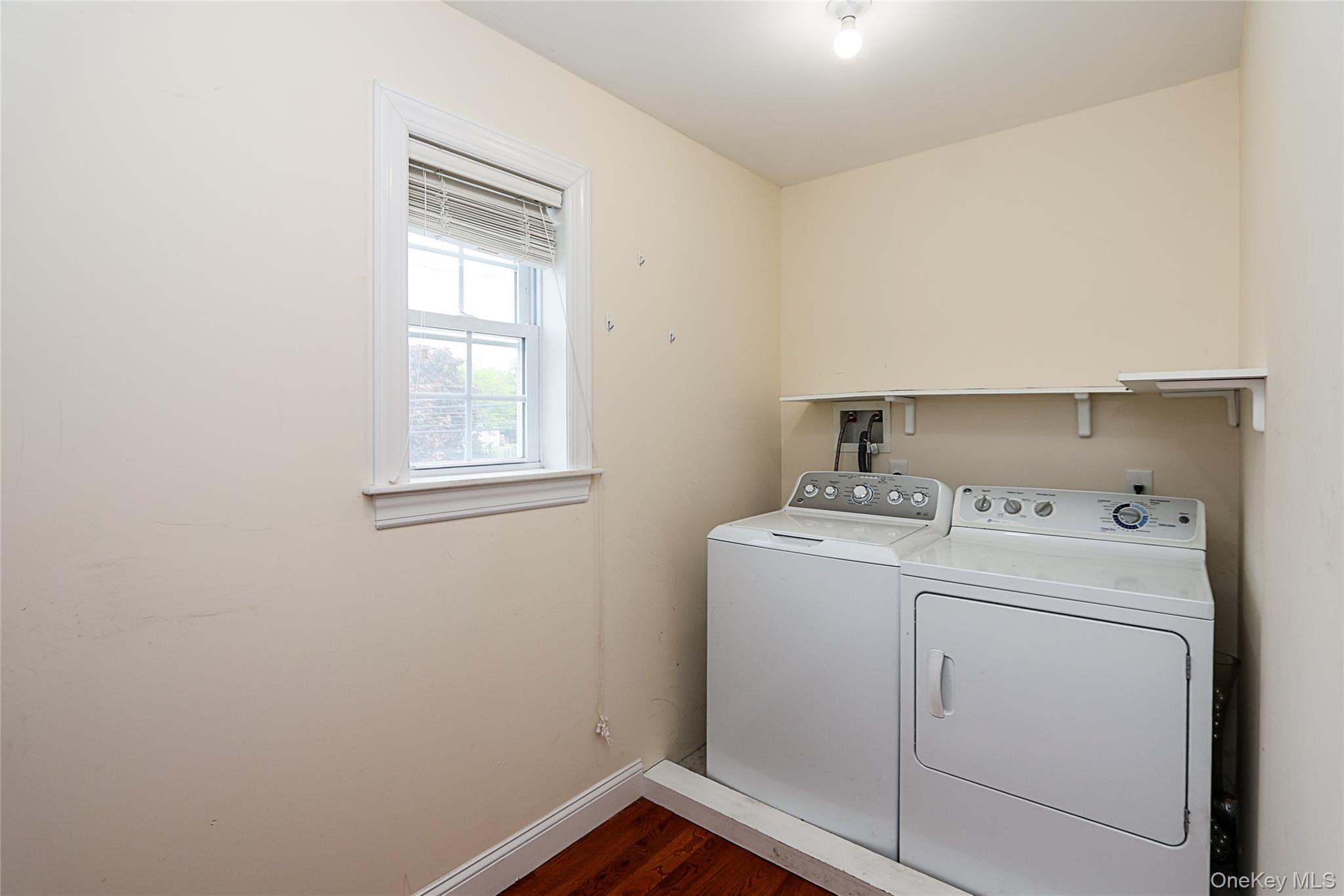 370 Rider Avenue Patchogue, NY 11772 - Photo 29 of 40 Laundry Room