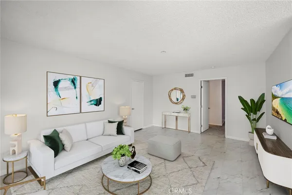 $325,000 | 23252 Orange, Unit 7, Lake Forest, CA 92630