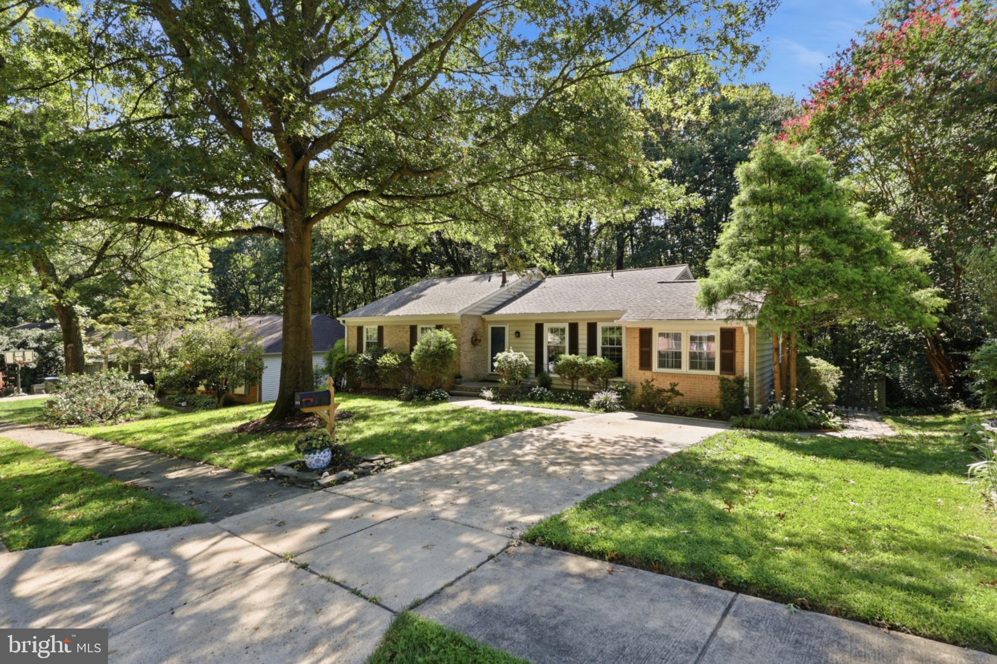6424 Alloway Court Springfield, VA 22152 - Photo 1 of 36 Gallery Image 1