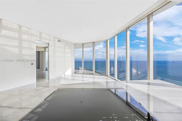 $18,000 | 18975 Collins Avenue, Unit 4604, Sunny Isles Beach, FL 33160