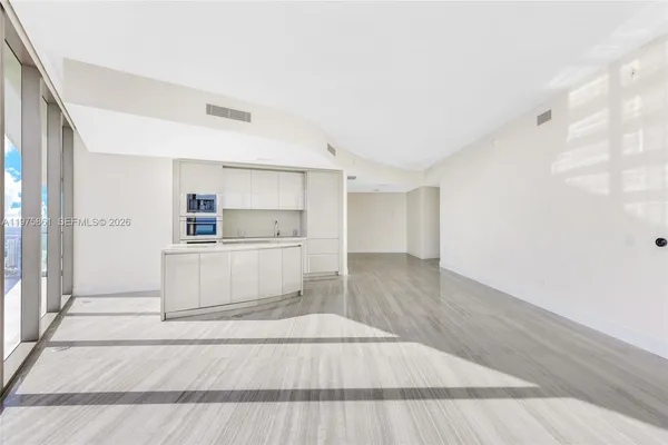 $18,000 | 18975 Collins Avenue, Unit 4604, Sunny Isles Beach, FL 33160