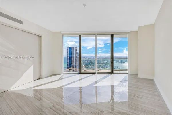 $18,000 | 18975 Collins Avenue, Unit 4604, Sunny Isles Beach, FL 33160