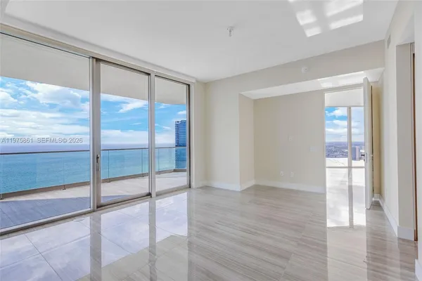 $18,000 | 18975 Collins Avenue, Unit 4604, Sunny Isles Beach, FL 33160