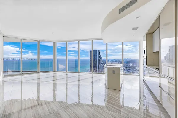 $18,000 | 18975 Collins Avenue, Unit 4604, Sunny Isles Beach, FL 33160