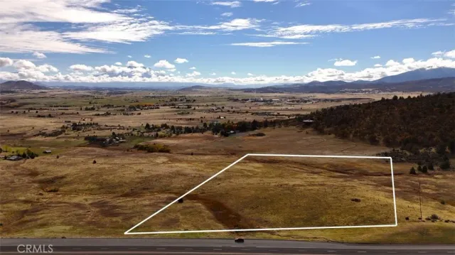 a view of a tennis court