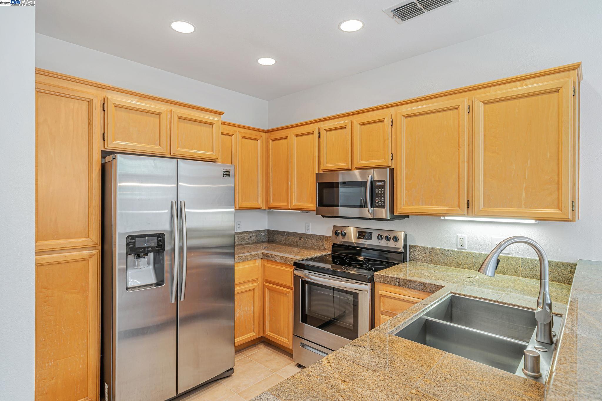 4251 Lucero Court Pleasanton, CA 94588 - Photo 7 of 30