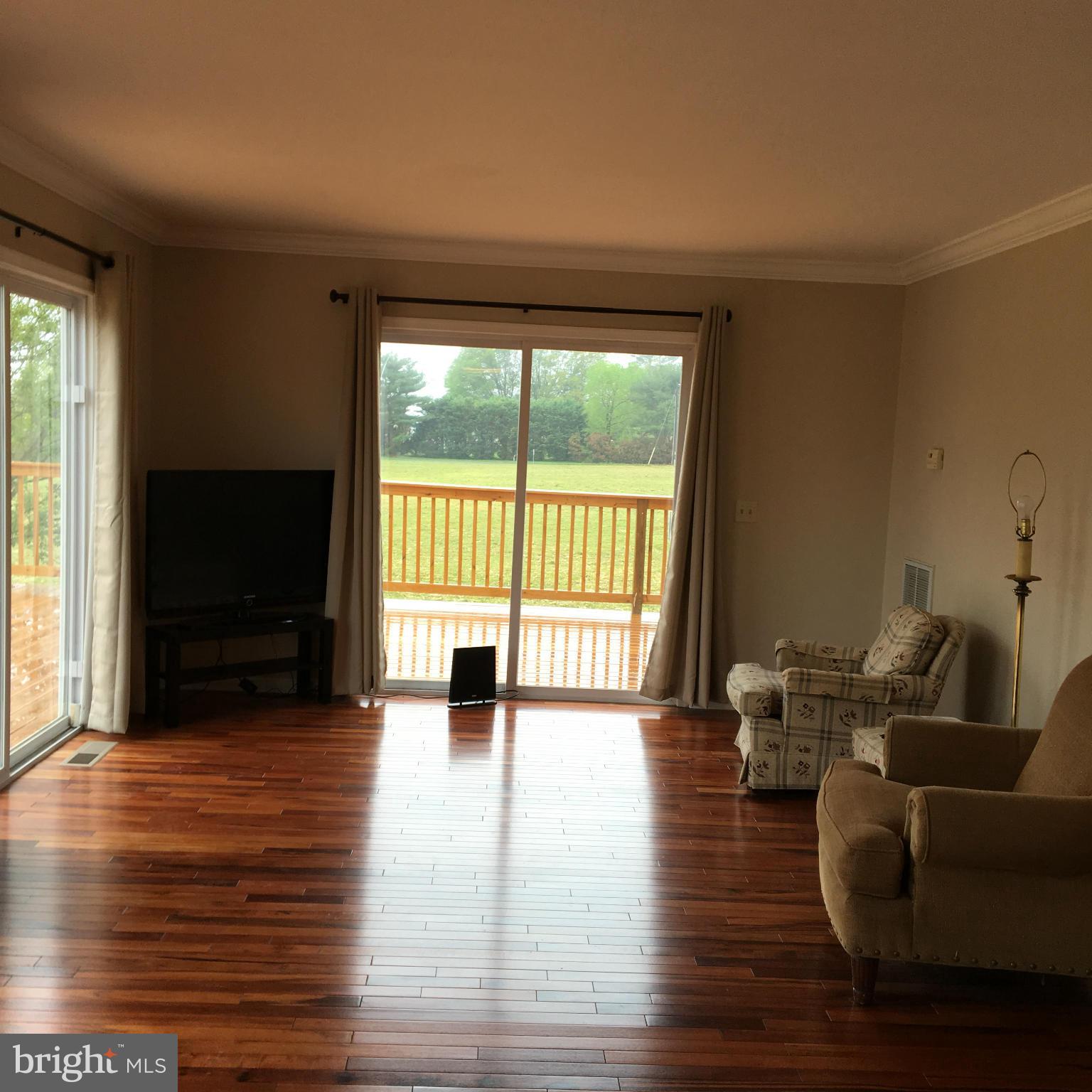 22150 Blades Road Preston, MD 21655 - Photo 7 of 27 Living Room