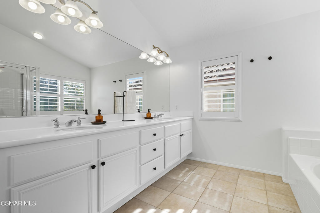 531 Shadow Lane Simi Valley, CA 93065 - Photo 28 of 36