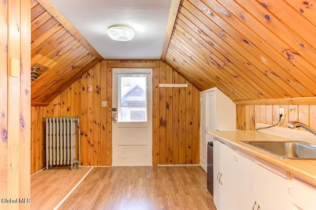 $1,400 | 1346 Van Antwerp Road, Unit 2, Niskayuna, NY 12309