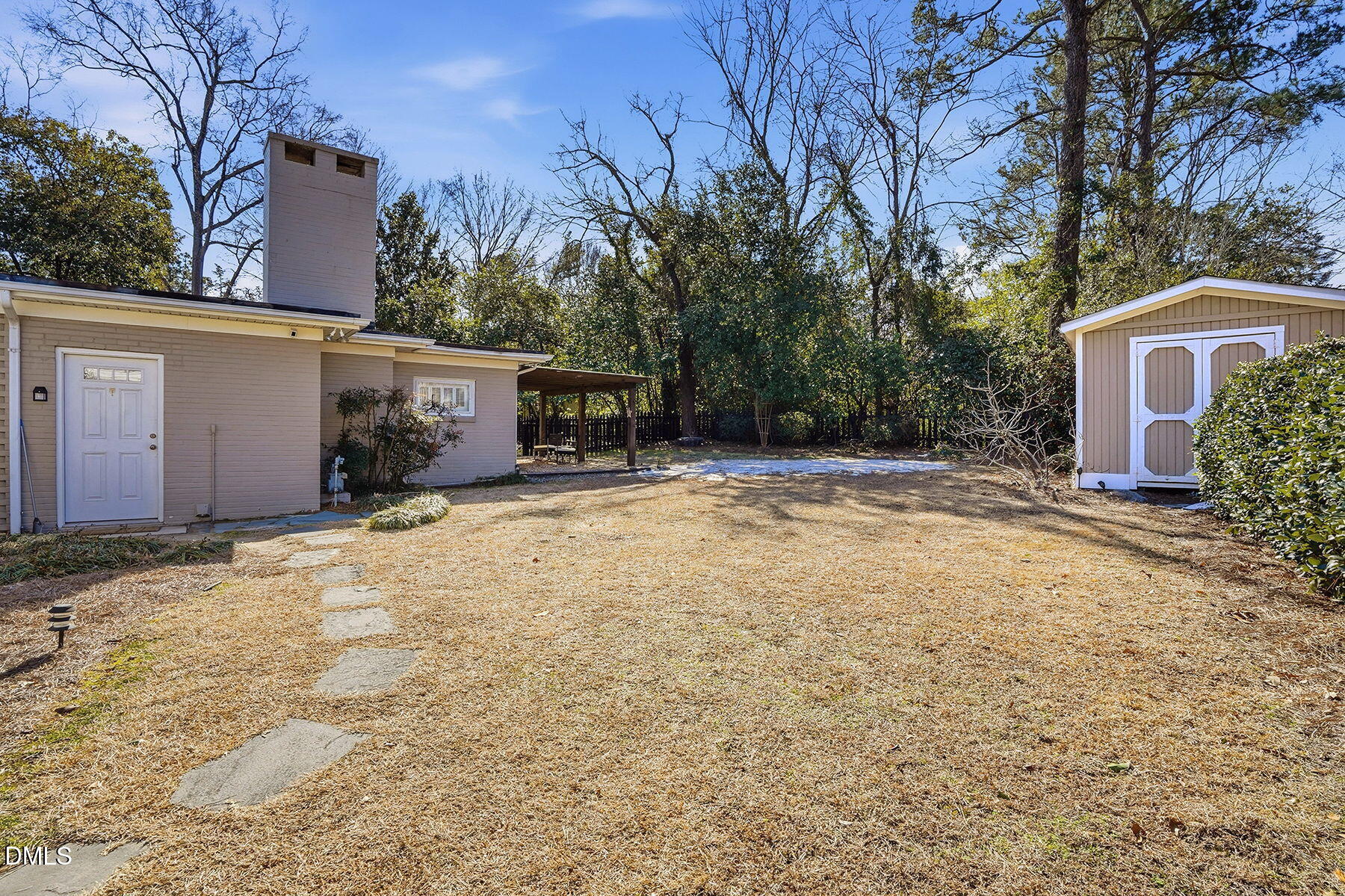 109 West Riverside Drive Smithfield, NC 27577 - Photo 28 of 39 30-web-or-mls-109 W Riverside Dr Exterio