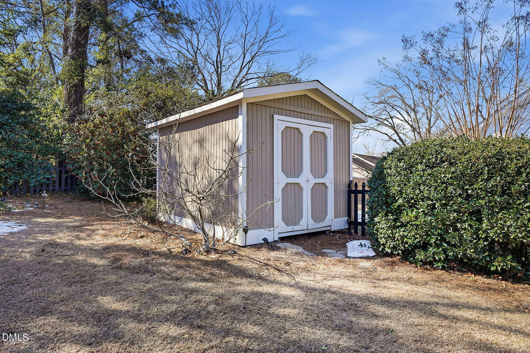 109 West Riverside Drive Smithfield, NC 27577 - Photo 29 of 39 31-web-or-mls-109 W Riverside Dr Exterio