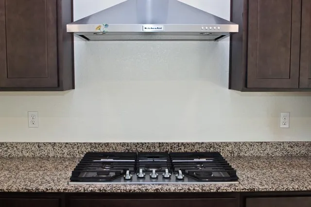 a view of empty room with window