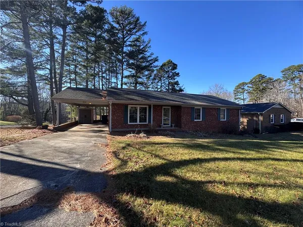 $1,550 | 1122 Wells Circle, Asheboro, NC 27203