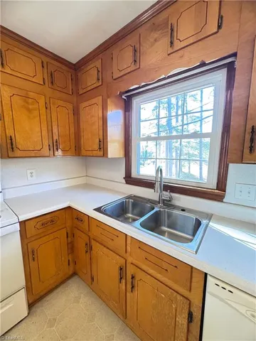 $1,600 | 1122 Wells Circle, Asheboro, NC 27203