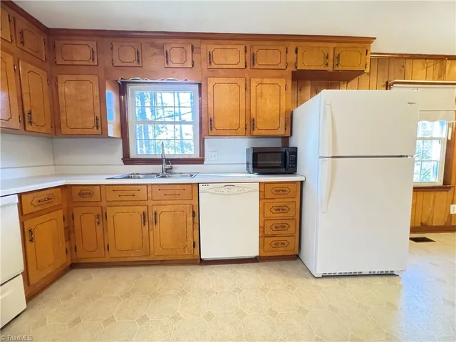 $1,600 | 1122 Wells Circle, Asheboro, NC 27203