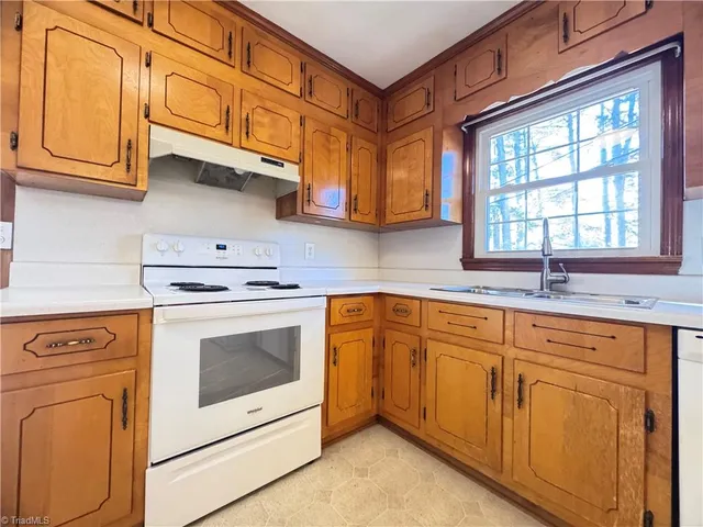 $1,600 | 1122 Wells Circle, Asheboro, NC 27203