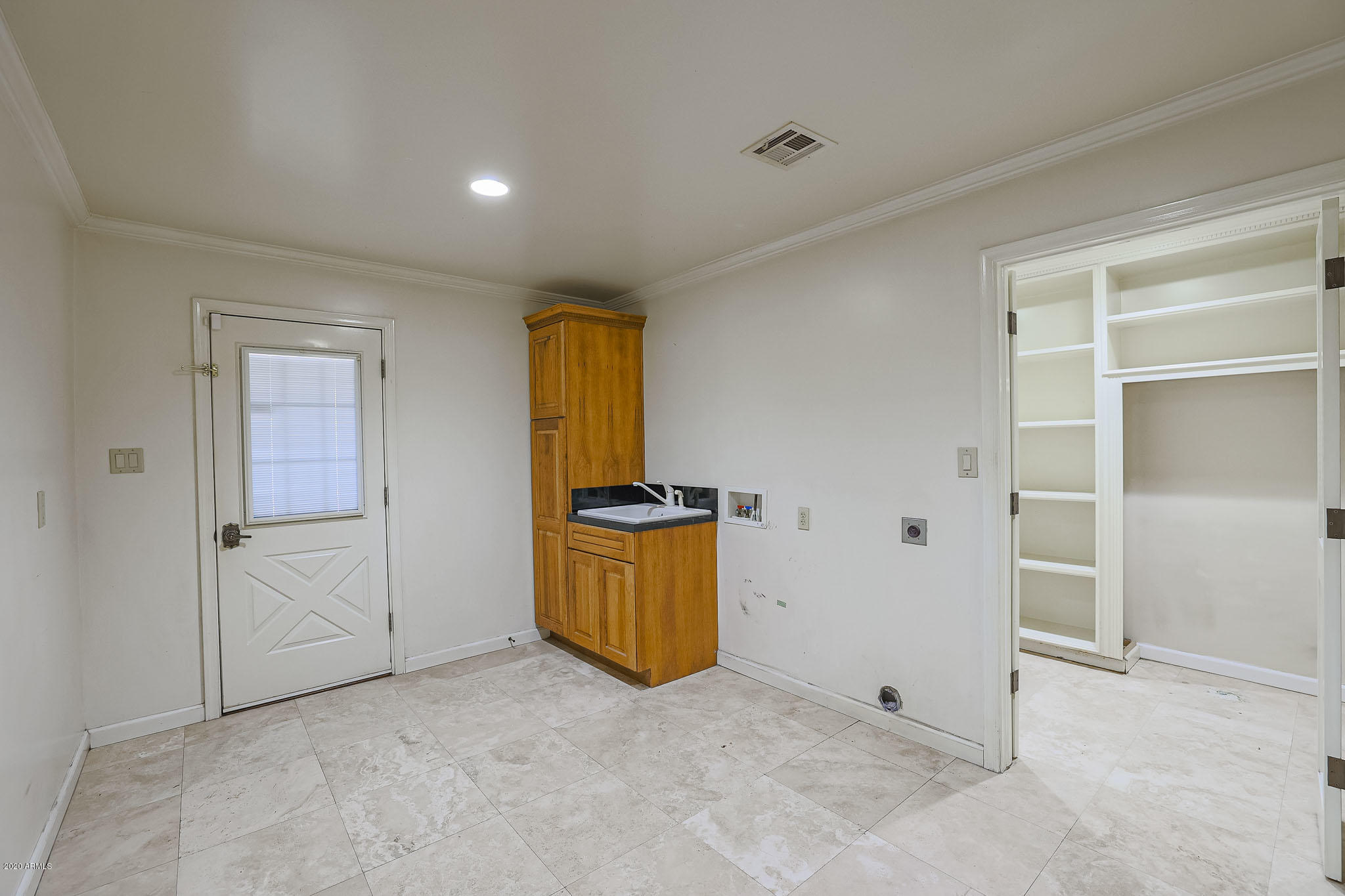 2333 East Bethany Home Road Phoenix, AZ 85016 - Photo 25 of 43 Large laundry and mud room