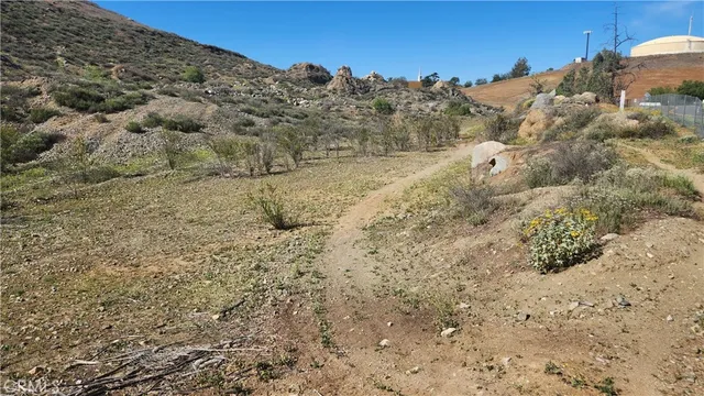 a view of a snow on the top of a mountain