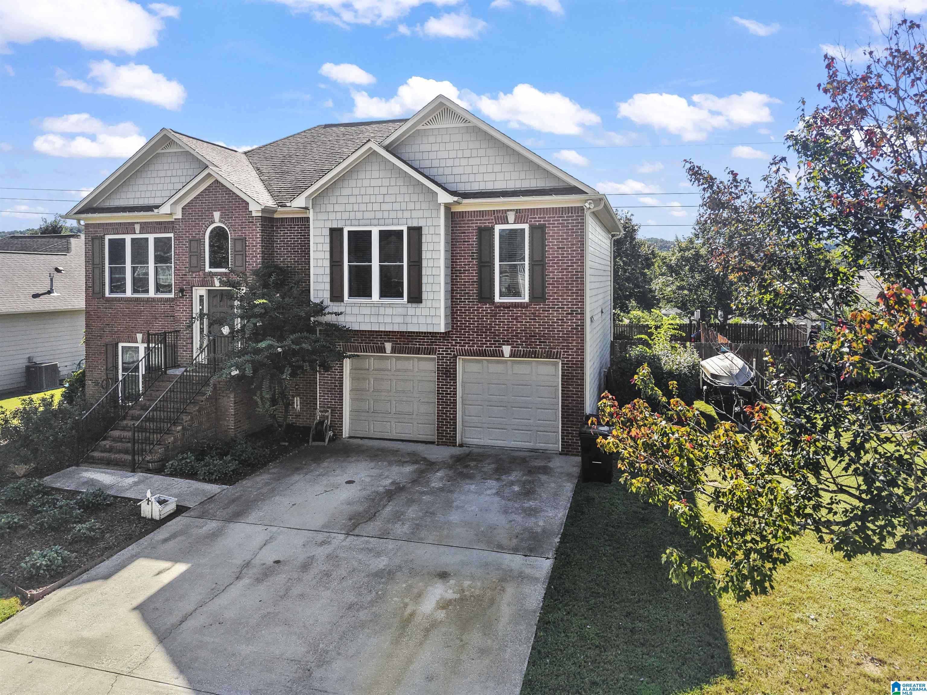 209 Heather Ridge Circle Pelham, AL 35124 - Photo 2 of 42