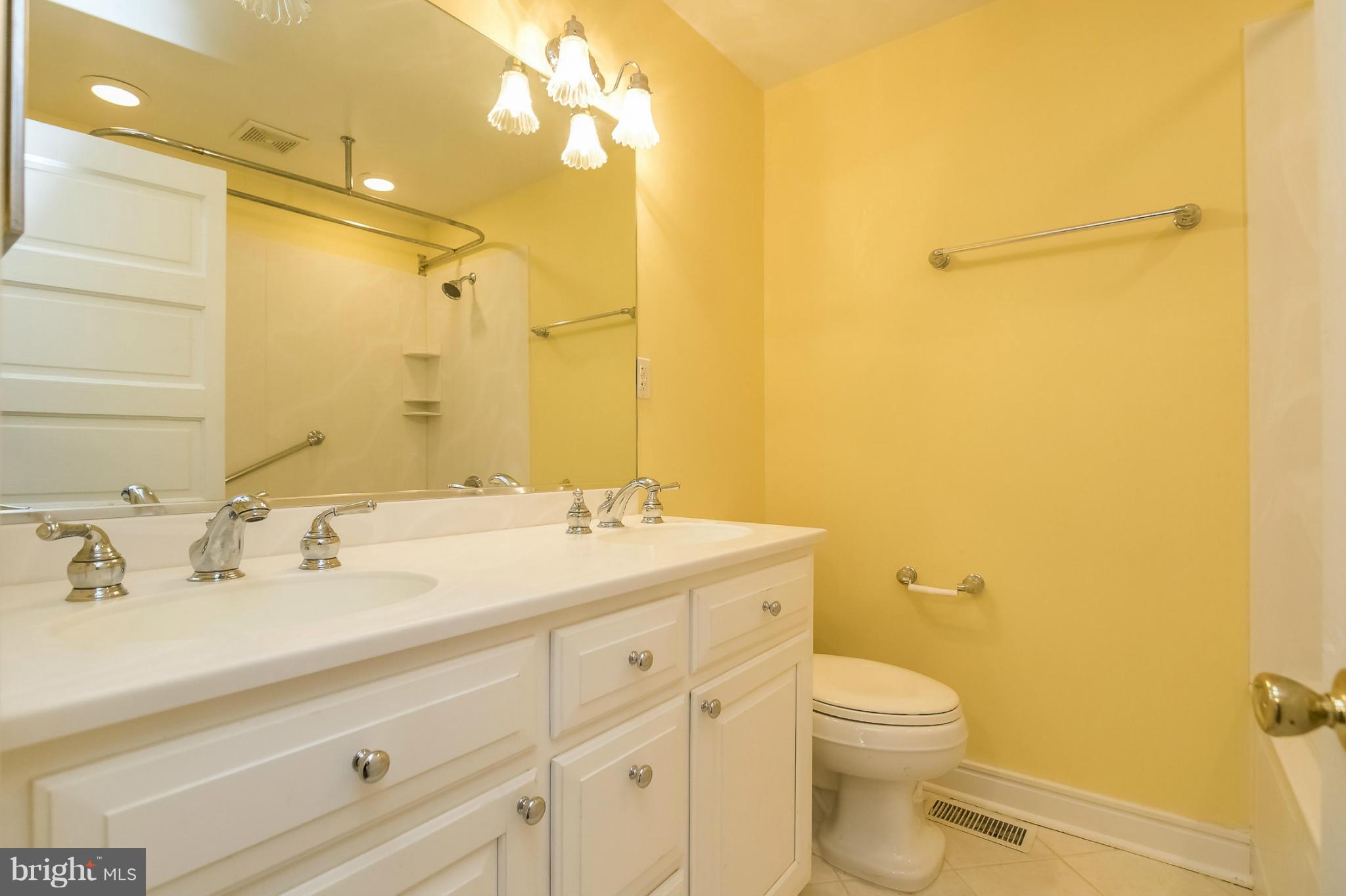 1070 Berrys Ferry Road White Post, VA 22663 - Photo 7 of 28 Bath