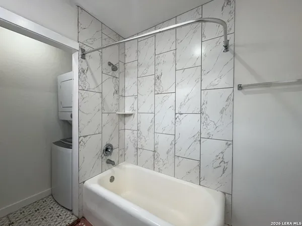$1,100 | 1020 West French Place, Unit 4, San Antonio, TX 78212