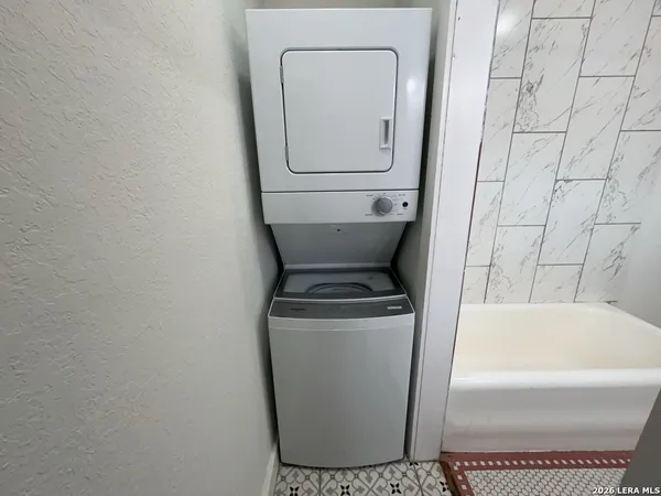 $1,100 | 1020 West French Place, Unit 4, San Antonio, TX 78212