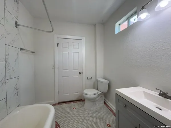 $1,100 | 1020 West French Place, Unit 4, San Antonio, TX 78212
