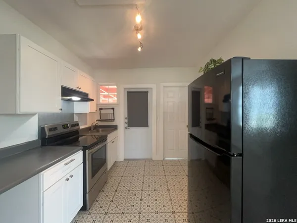 $1,100 | 1020 West French Place, Unit 4, San Antonio, TX 78212