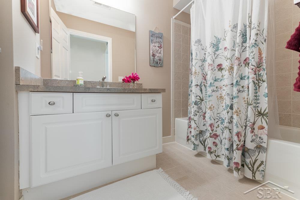 3390 Tremonte Circle Rochester, MI 48306 - Photo 21 of 27 Bathroom
