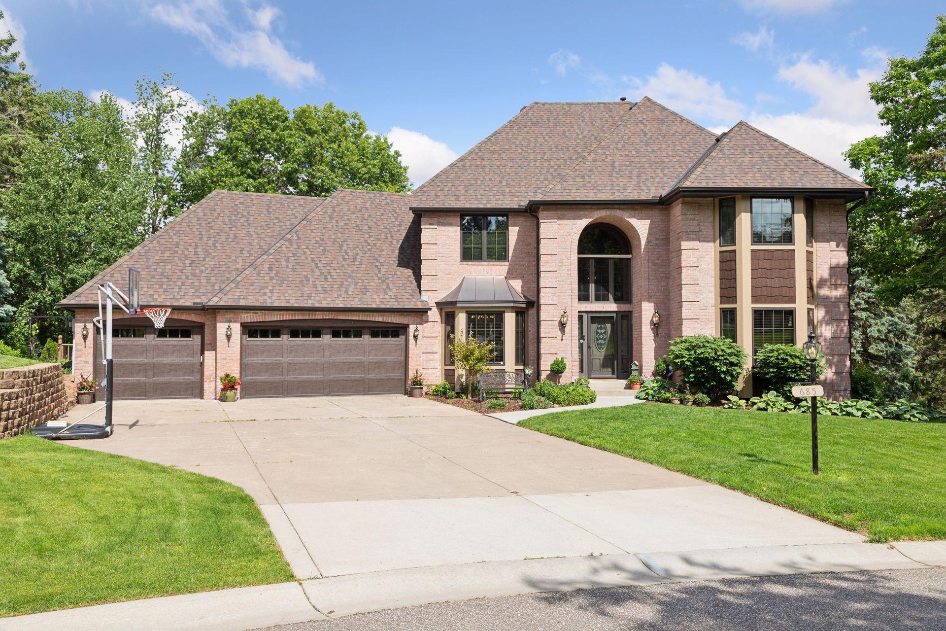 685 Valley View Court Shoreview, MN 55126 - Photo 4 of 59